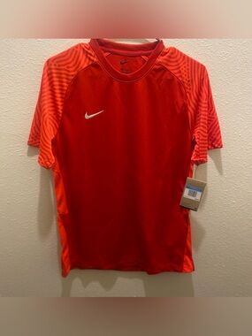 Nike Dry Strike II Vintage Men’s Dri-Fit Crewneck Training Jersey Red Medium NWT